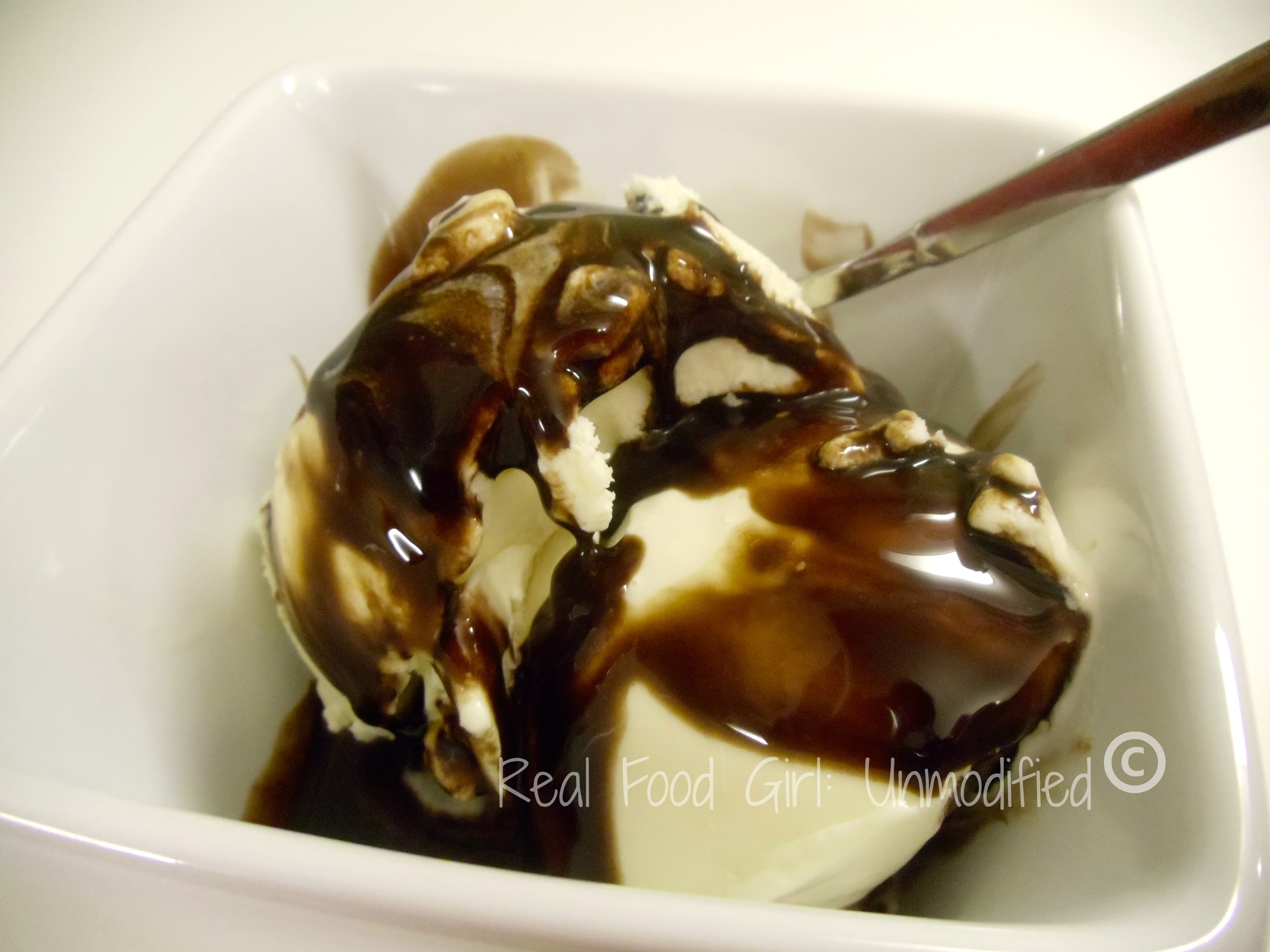 https://www.realfoodgirlunmodified.com/wp-content/uploads/2013/02/WM-chocolate-syrup.jpg